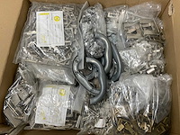 Partij riemen, gespen, accessoires en toebehoren - afbeelding 5 van  9