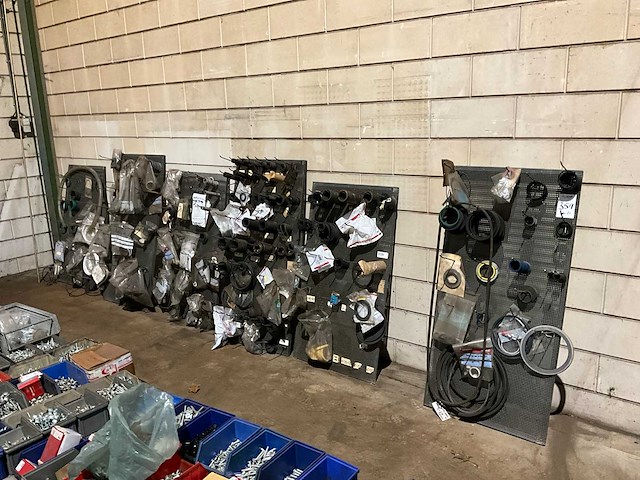 Partij ringen en afdichtingen - afbeelding 1 van  7