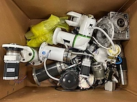 Partij robotica-/machineonderdelen: robotarmdelen, stappenmotoren, reductoren en pneumatiekcomponenten - afbeelding 5 van  11