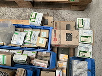 Partij roestvaststalen bevestigingsmiddelen - afbeelding 7 van  10