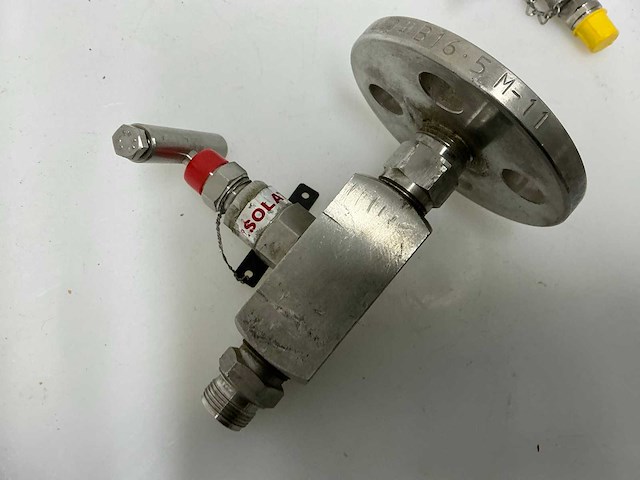 Partij roestvrijstaal koppelingen en afsluiters - afbeelding 7 van  8