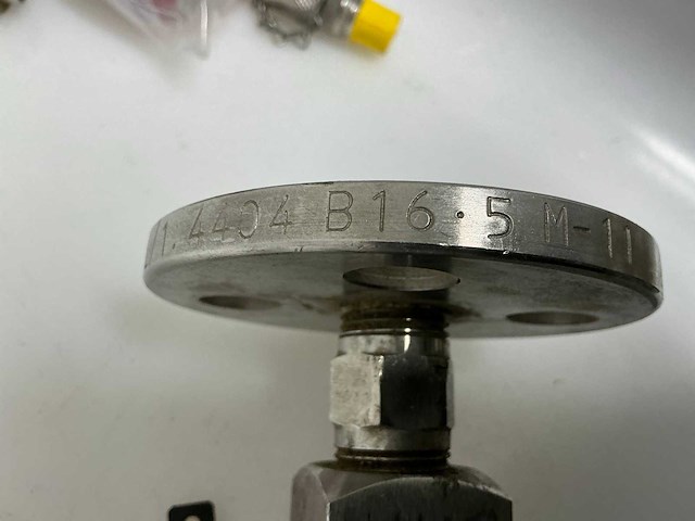 Partij roestvrijstaal koppelingen en afsluiters - afbeelding 8 van  8