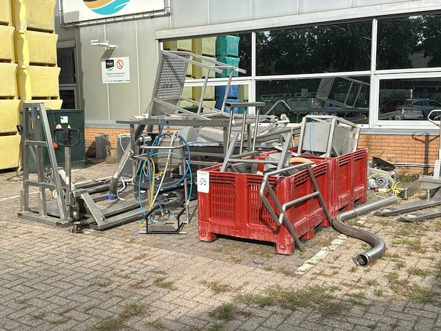 Partij roestvrijstaal - afbeelding 1 van  9