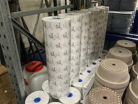 Partij rol wit kraft -tof- 60cm / 30grs 12kg per rol (20x) - afbeelding 1 van  3