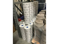 Partij rol wit kraft -tof- 60cm / 30grs 12kg per rol (20x) - afbeelding 2 van  3