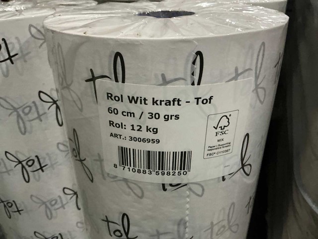 Partij rol wit kraft -tof- 60cm / 30grs 12kg per rol (20x) - afbeelding 3 van  3