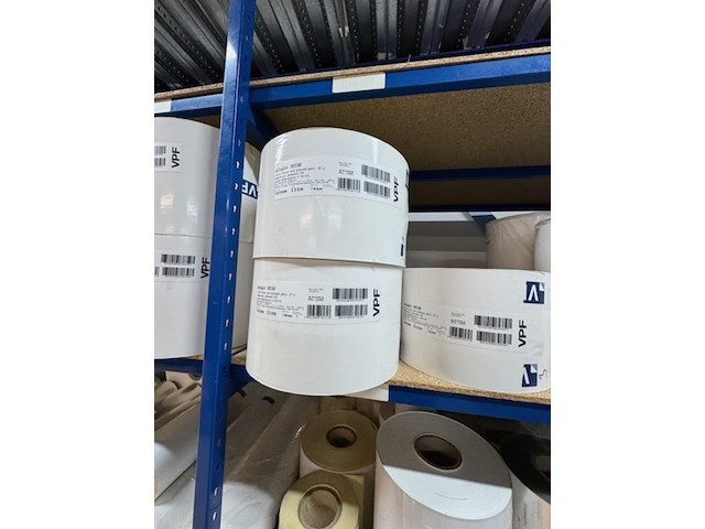 Partij rollen inkjetfolie en inkjetpapier o.a. vpf en synthogra, zelfklevend - afbeelding 7 van  30
