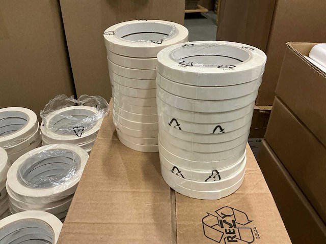 Partij rollen pvc wit zr neutraal 12mmx66m (886x) - afbeelding 2 van  3