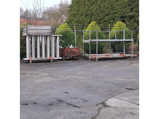 Partij rolsteiger materiaal - afbeelding 1 van  15