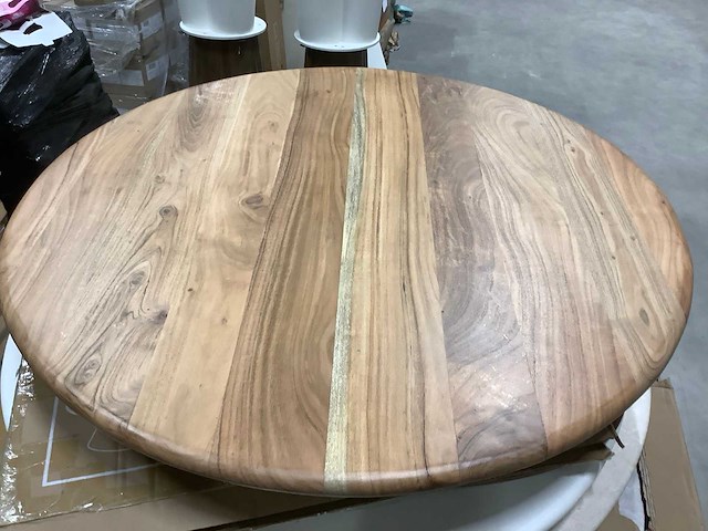 Partij ronde eettafels - afbeelding 15 van  32