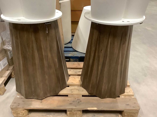 Partij ronde eettafels - afbeelding 18 van  32