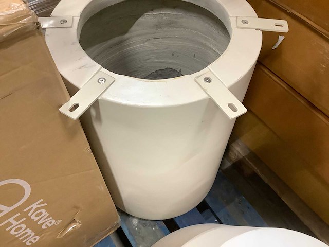 Partij ronde eettafels - afbeelding 21 van  32