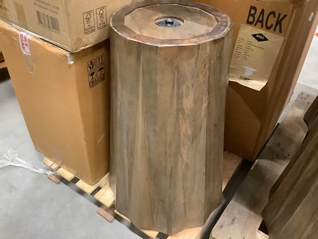 Partij ronde eettafels - afbeelding 22 van  32