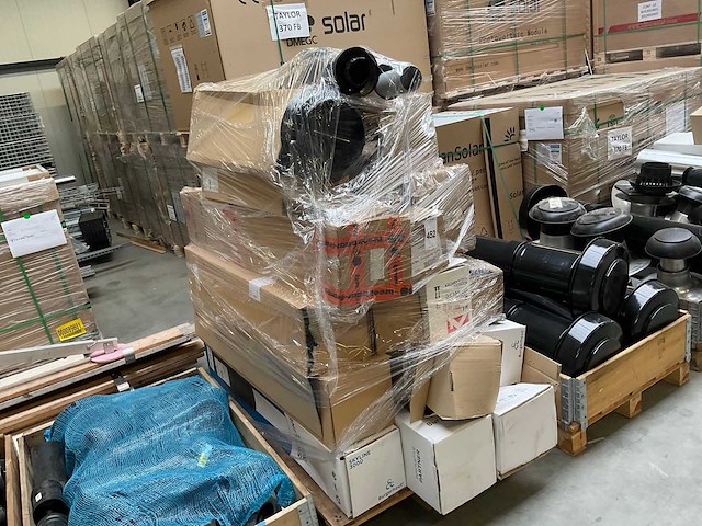 Partij rookgas en ventilatie doorvoeren - afbeelding 1 van  4