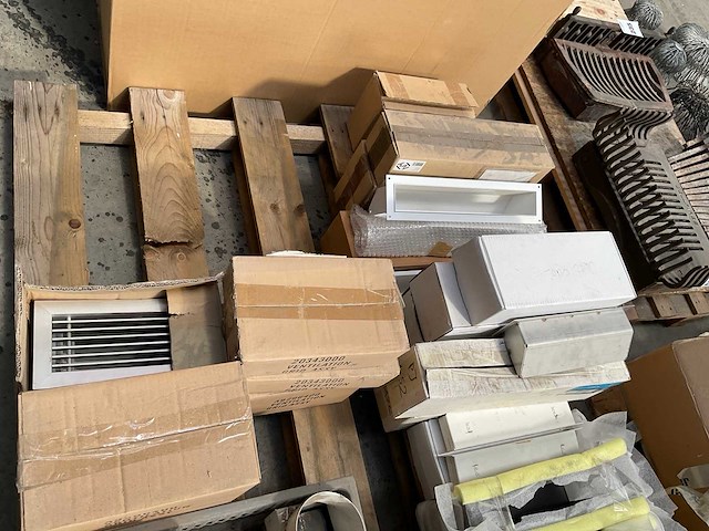 Partij roosters met toebehoren - afbeelding 5 van  5