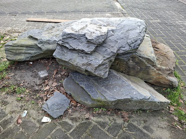 Partij rotsblokken - afbeelding 7 van  7