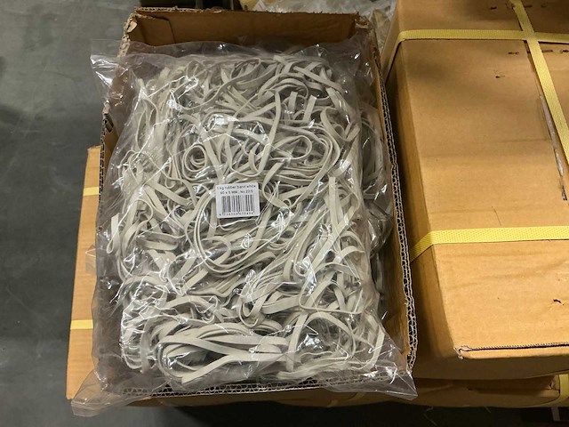 Partij rubber bands white 60x5mm no.22/5 1kg per zak (80x) - afbeelding 1 van  4