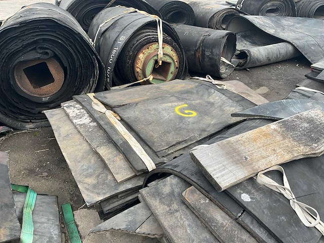 Partij rubber diverse afmetingen circa 255m2 - afbeelding 4 van  9