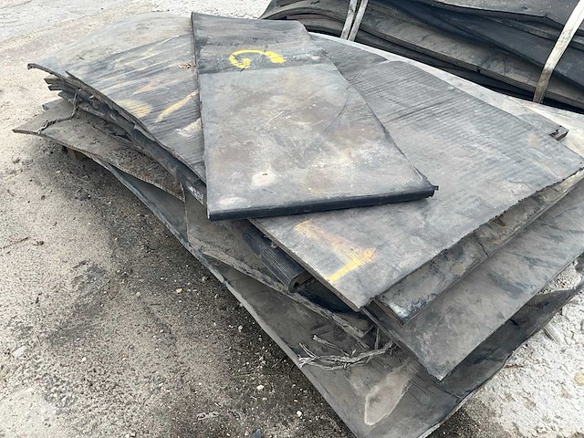 Partij rubber diverse afmetingen circa 255m2 - afbeelding 9 van  9