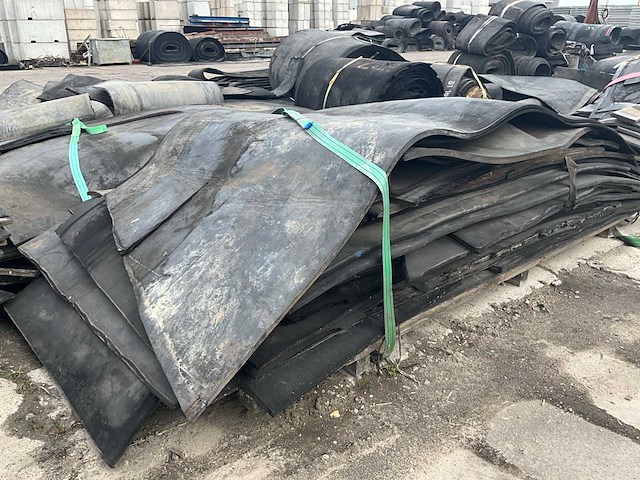 Partij rubber diverse afmetingen circa 255m2 - afbeelding 6 van  7