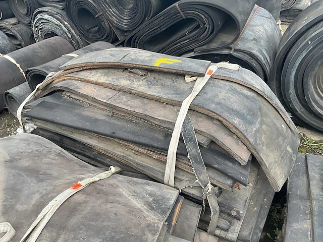 Partij rubber diverse afmetingen circa 340m2 - afbeelding 6 van  11