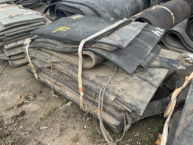 Partij rubber diverse afmetingen circa 340m2 - afbeelding 7 van  11