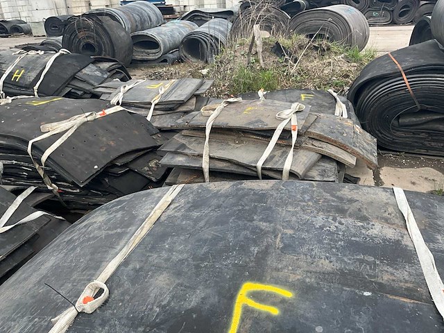 Partij rubber diverse afmetingen circa 340m2 - afbeelding 11 van  11