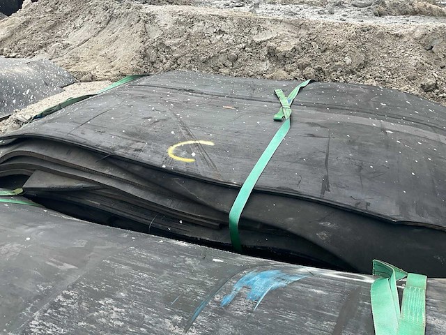 Partij rubber diverse afmetingen circa 500m2 - afbeelding 3 van  9