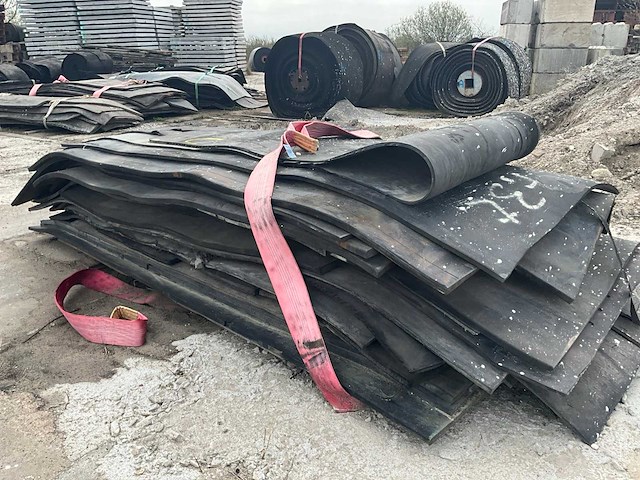 Partij rubber diverse afmetingen circa 500m2 - afbeelding 5 van  6