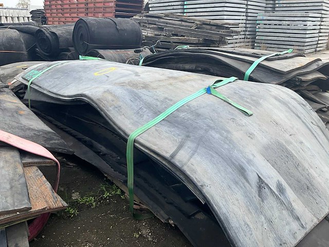 Partij rubber diverse afmetingen circa 540m2 - afbeelding 2 van  11