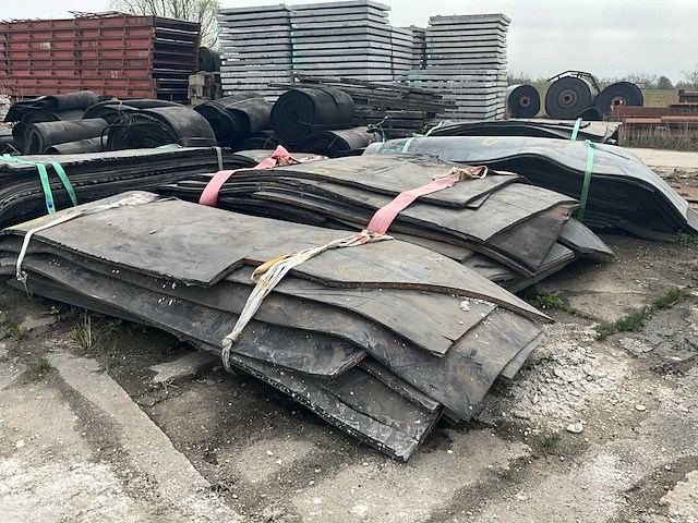 Partij rubber diverse afmetingen circa 540m2 - afbeelding 1 van  11
