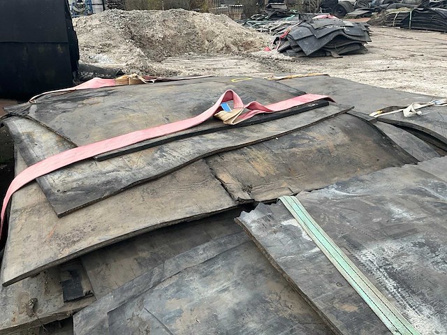Partij rubber diverse afmetingen circa 540m2 - afbeelding 9 van  11