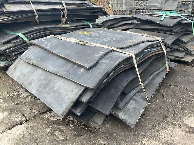 Partij rubber diverse afmetingen circa 540m2 - afbeelding 3 van  10