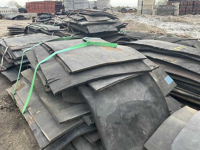 Partij rubber diverse afmetingen circa 540m2 - afbeelding 9 van  10