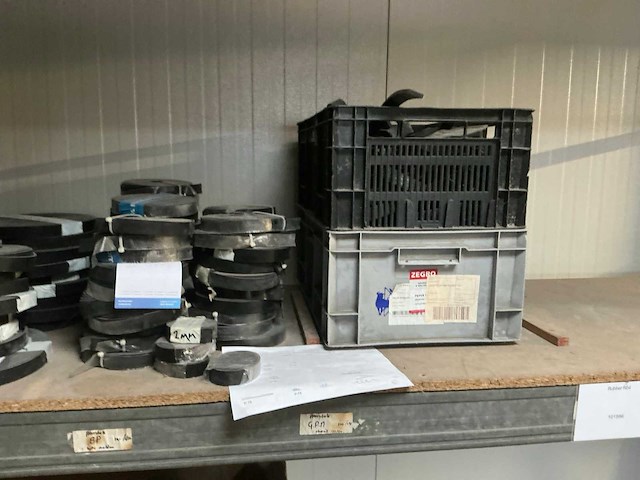 Partij rubber - afbeelding 3 van  16