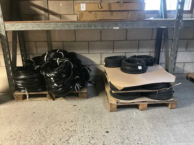 Partij rubber - afbeelding 8 van  16