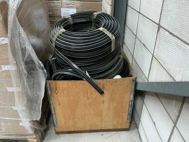 Partij rubber - afbeelding 5 van  9