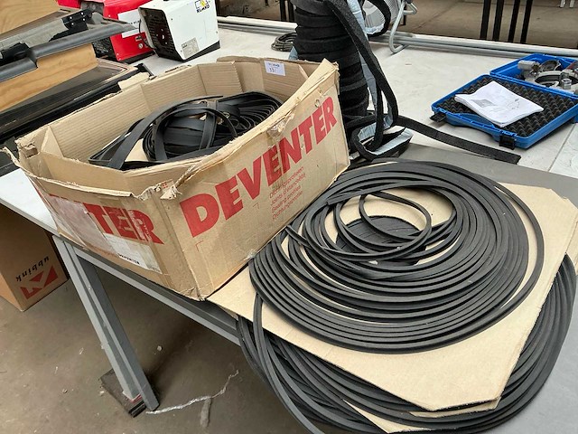 Partij rubber - afbeelding 2 van  4