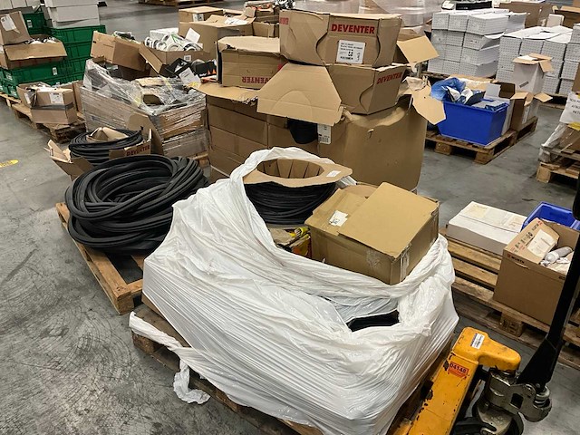 Partij rubberen afdichtingsprofielen - afbeelding 8 van  10