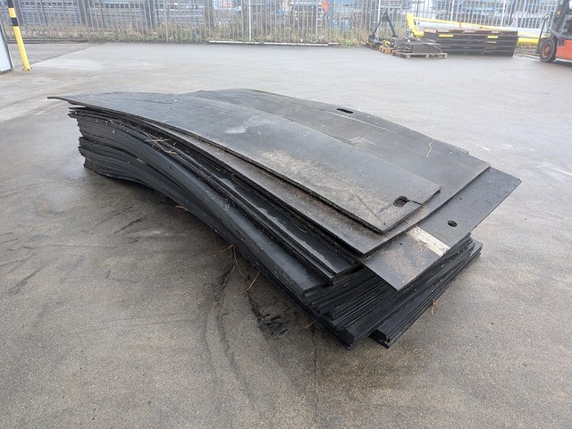 Partij rubberen matten - rijplaten - afbeelding 3 van  6