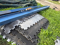 Partij rubberen stalmatten met noppen - rubber - afbeelding 11 van  12