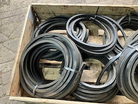 Partij rubberen strippen op rol - afbeelding 4 van  8