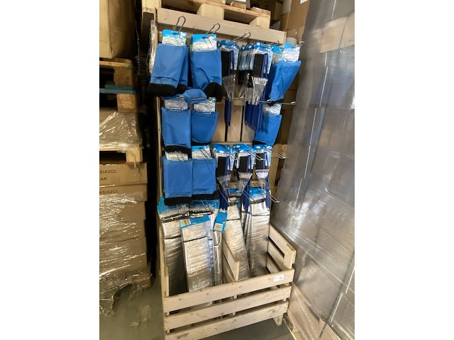 Partij ruitenkrabbers en raamfolie - afbeelding 1 van  6