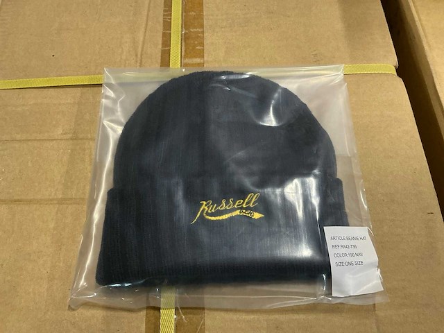 Partij russel mutsen - afbeelding 1 van  3