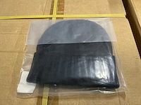 Partij russel mutsen - afbeelding 2 van  3