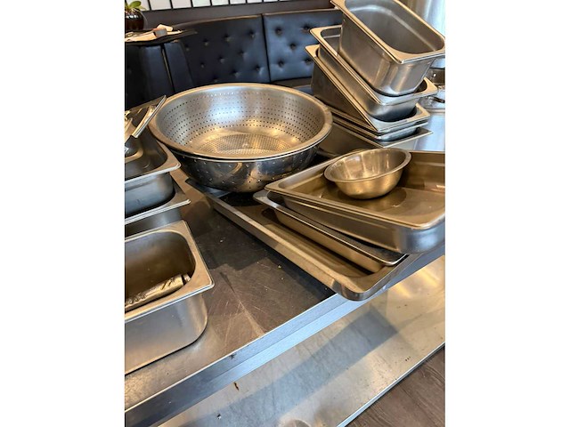 Partij rvs bakken, pannen en schalen - afbeelding 4 van  9