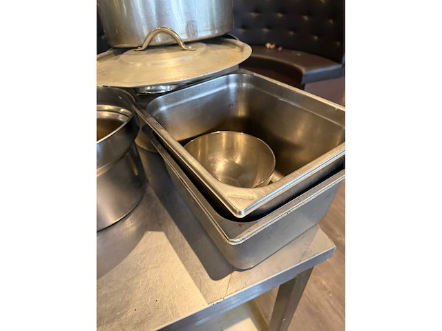 Partij rvs bakken, pannen en schalen - afbeelding 8 van  9