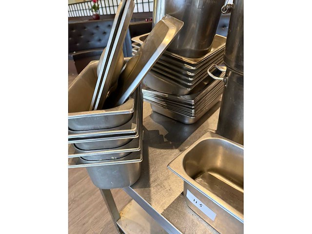 Partij rvs bakken, pannen en schalen - afbeelding 9 van  9