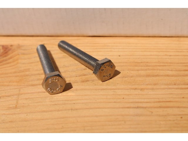 Partij rvs bouten m6x40 ca 1600 gram - afbeelding 3 van  7