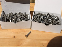 Partij rvs bouten m8x40 ca 5500 gram - afbeelding 1 van  7